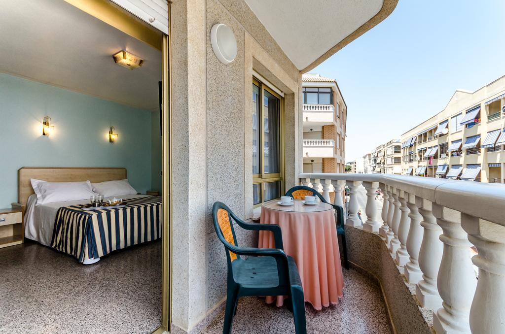 Hotel Mediterráneo Guardamar del Segura Buitenkant foto