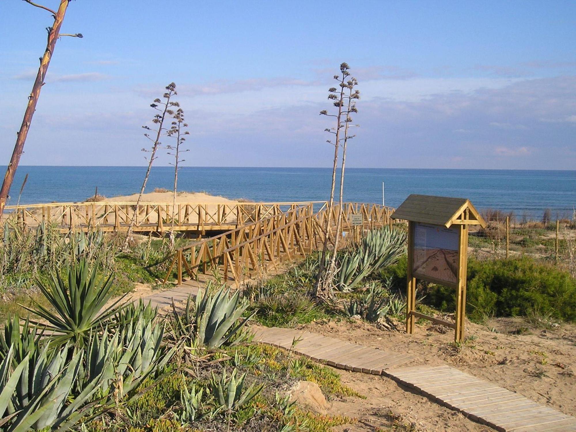 Hotel Mediterráneo Guardamar del Segura Buitenkant foto